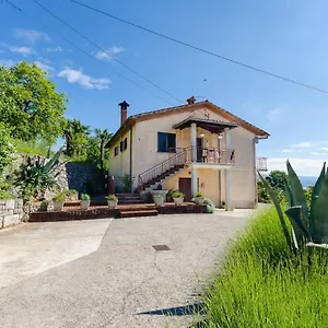 https://apartments-salamon.primorje-gorskikotar.com