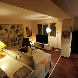 https://the-cozy-flat.hotels-in-tirana.com